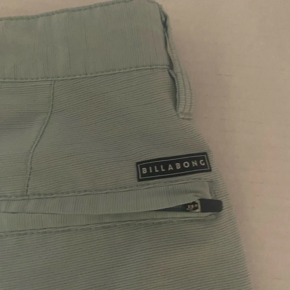 Men's Billabong sky blue submersibles crossfire quick dry shorts size 30 - Picture 4 of 9